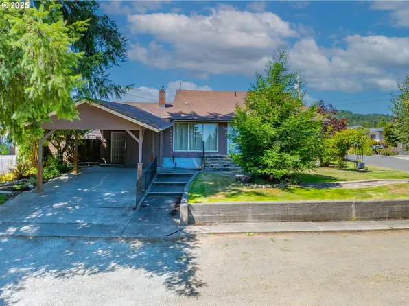 1495 N Hemlock St, Coquille, OR 97423