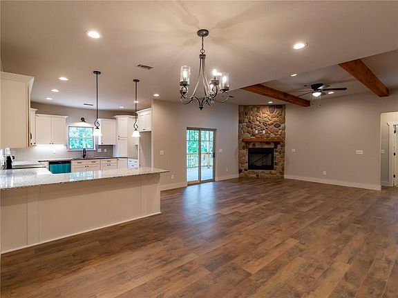 2nd image of 2 Farrah Ln