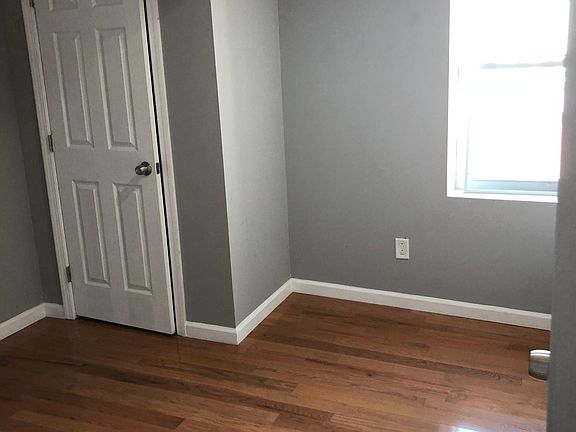 4th image of 1601 Parrish St Unit 1