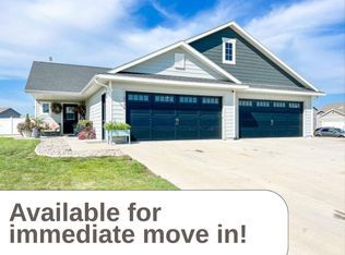 2537 Dean Ct, Brookings, SD 57006