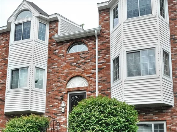 189 Tall Oaks Dr Unit F, Weymouth, MA 02190