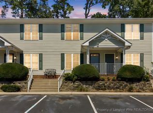 425 Cityview Ln, Fayetteville, NC 28301