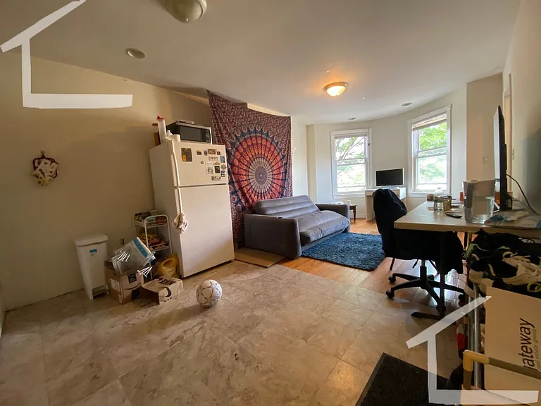 91 Hammond St #2 — Photo 4
