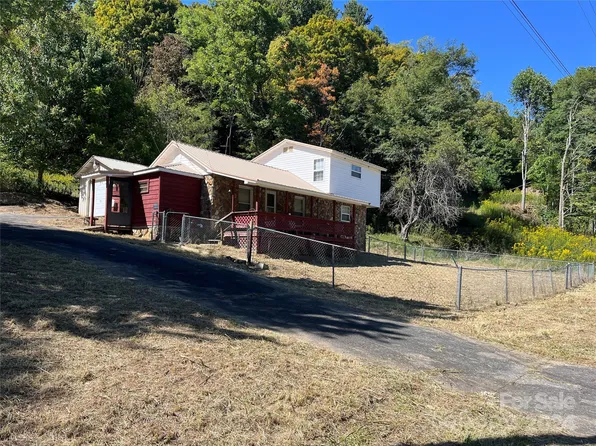 5259 State Highway 261, Bakersville, NC 28705