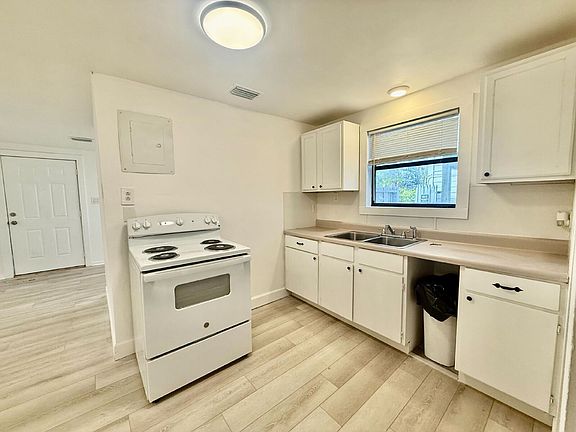 2nd image of 1077 Willow Branch Ave