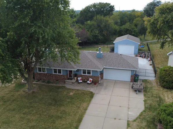 3320 Patricia Dr, Urbandale, IA 50322