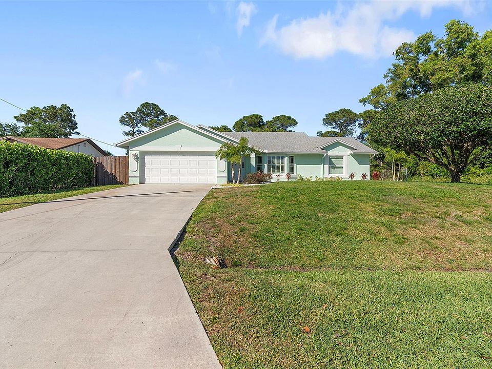 1st image of 661 SE Delancey Lane