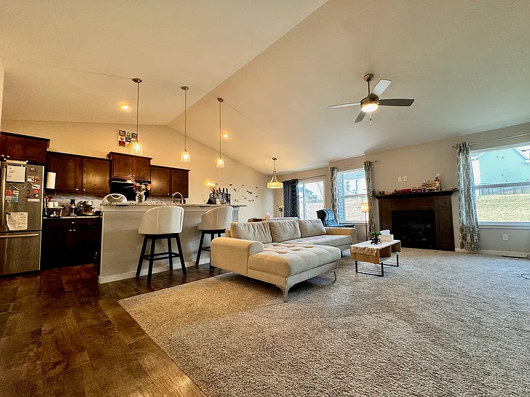 2202 Shady Grove Rd SW — Photo 3