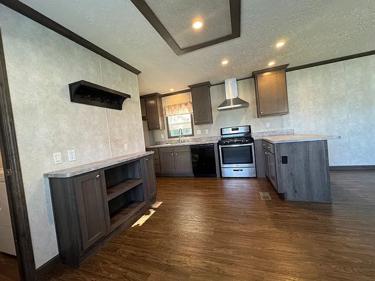 Brookside Manor — Photo 16