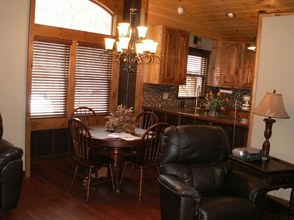 5th image of 780 Mohawk Dr