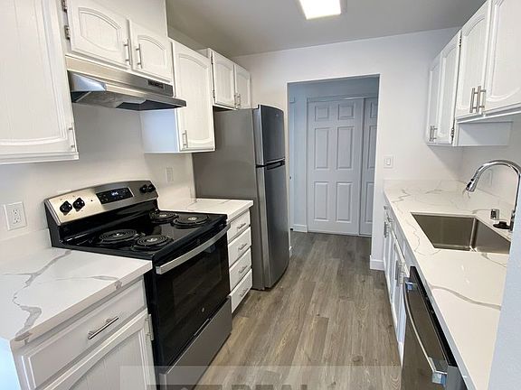 4th image of 4417 76th Ave W APT 1