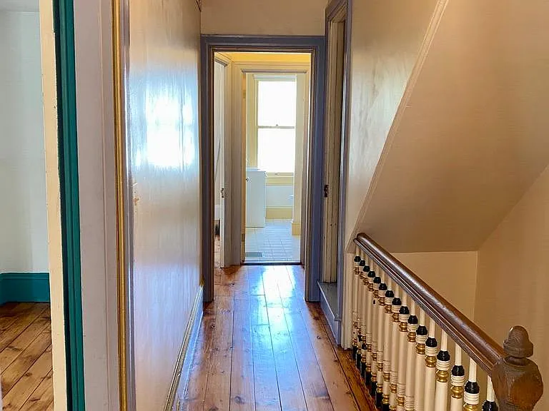 133 S 5th St — Photo 25