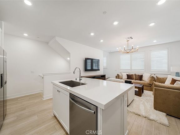 4th image of 1683 Jade Rd