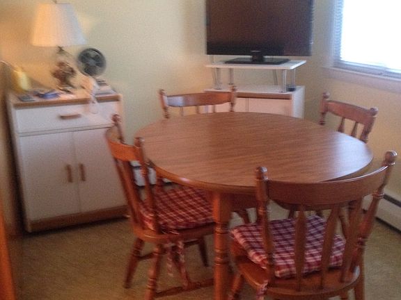 5th image of 10 Marshall Ln