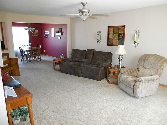 2nd image of 466 Oak Creek Dr