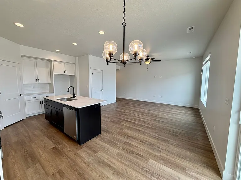 2716 W 2775 N #146 — Photo 4