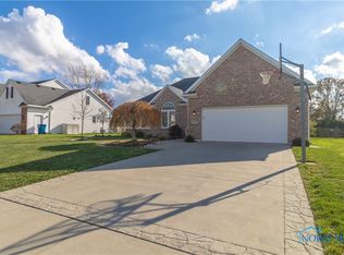 7883 Dana Rae Dr, Waterville, OH 43566