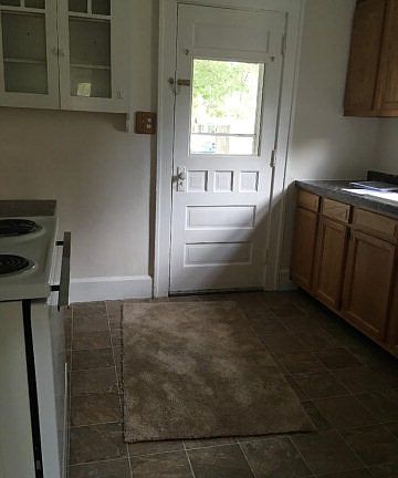 5th image of 811 College Blvd