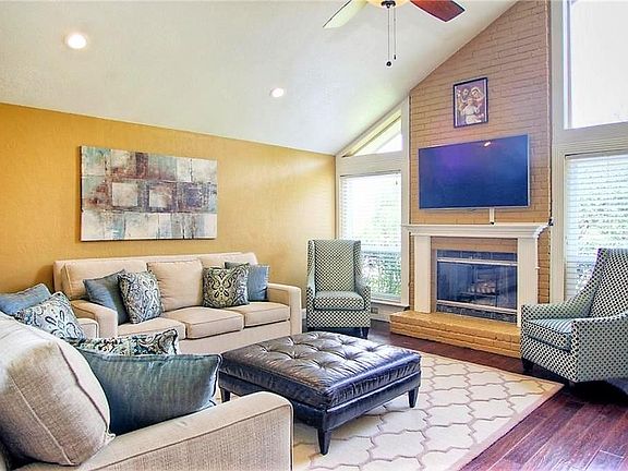 2nd image of 1416 Mockingbird Dr