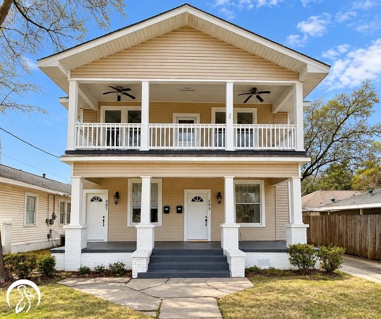 Pelican - Hilton St Duplex — Photo 1
