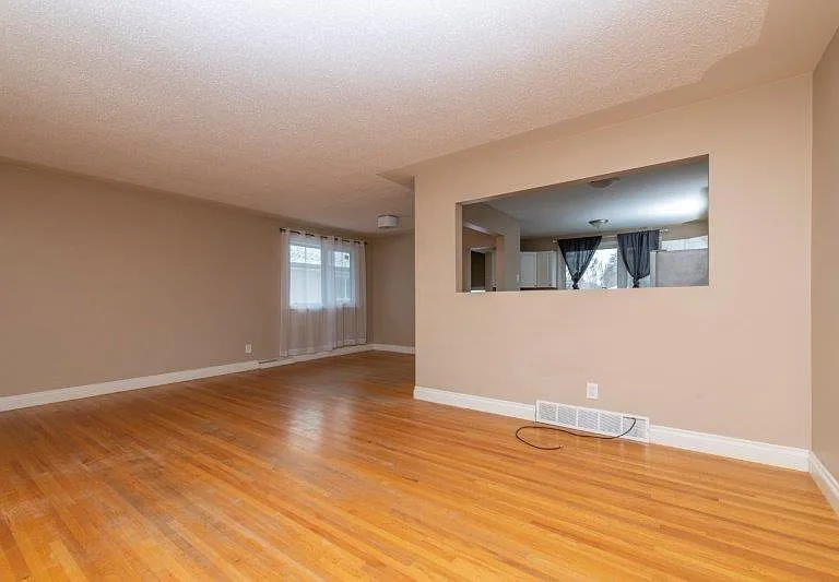 5007 N Waverley Dr SW — Photo 3