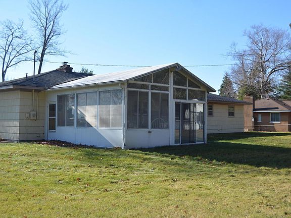 4th image of 2980 Memorial Dr
