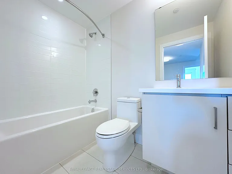 2333 Taunton Rd #209 — Photo 11