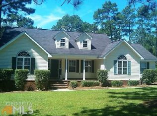 1505 Country Walk Dr, Statesboro, GA 30458