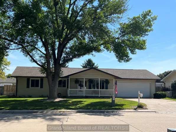 1119 S Cherry St, Grand Island, NE 68801