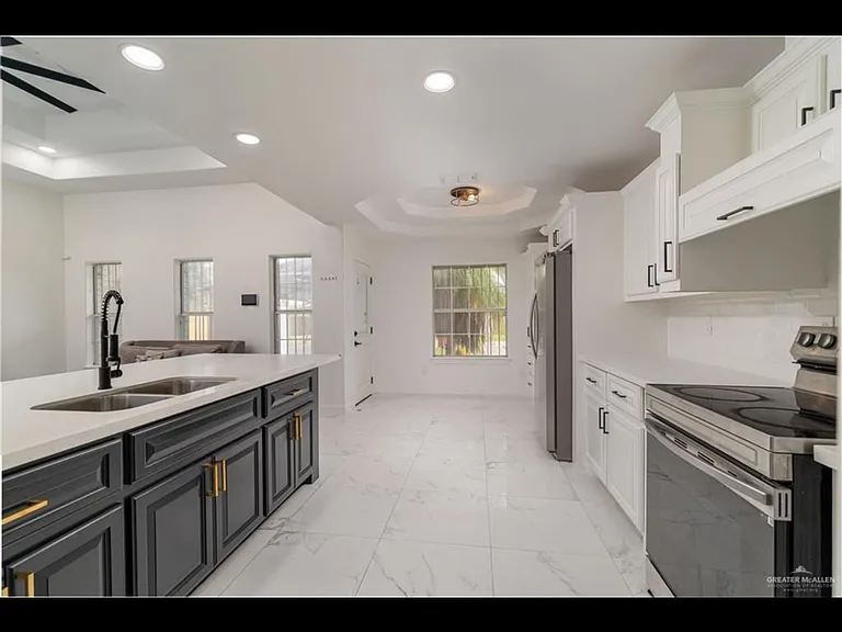 6911 Buena Vista Dr — Photo 4