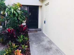 8703 Lantana Ct, Cape Canaveral, FL 32920