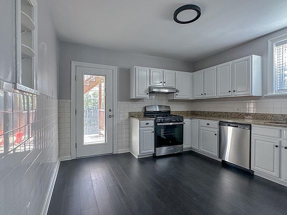 5th image of 1016 Childress Ave Floor 1