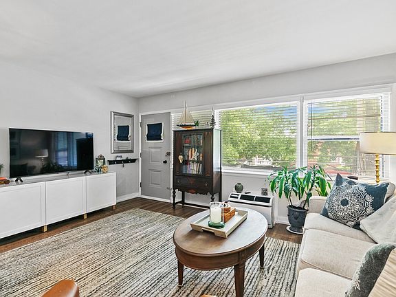 5th image of 1005 N Harlem Ave APT C