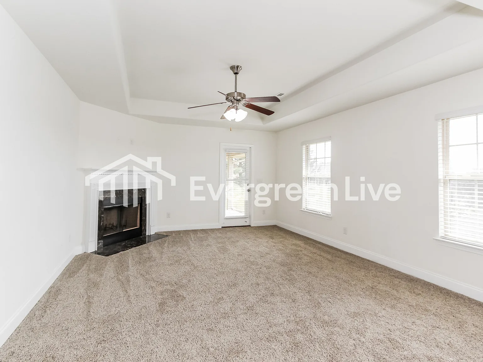 3 bed, 2.0 bath, 1713 sqft, $1,745 — Photo 3