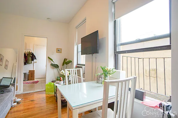 Rented by City Connections Realty | media 22