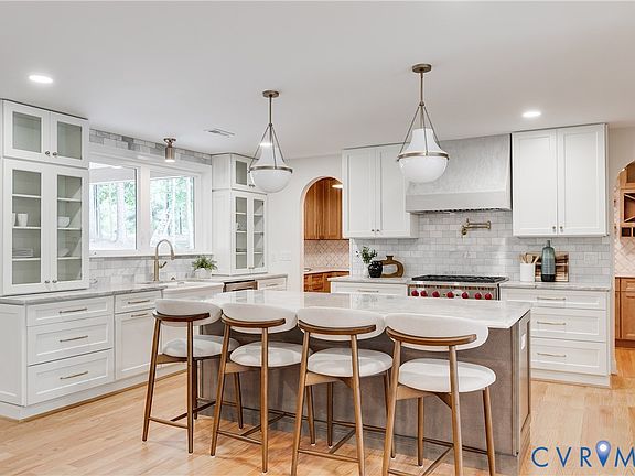 4th image of 403 Berwickshire Dr