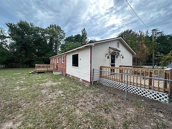 4th image of 3257 Dorian Rd