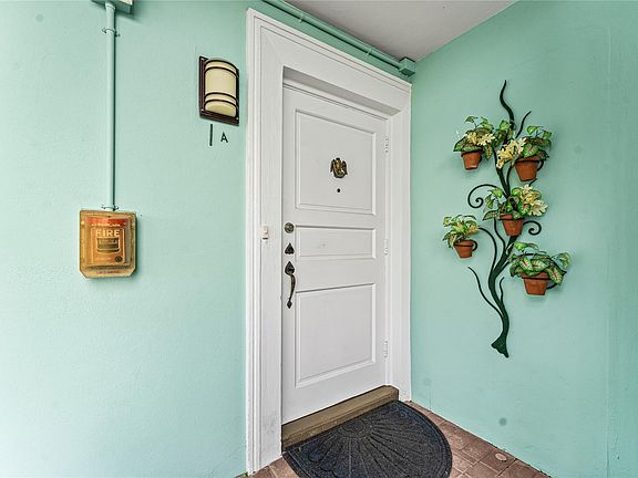 3rd image of 2758 NE 30th Avenue #1A