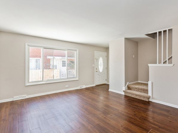 4740 Main St #D, Skokie, IL 60076