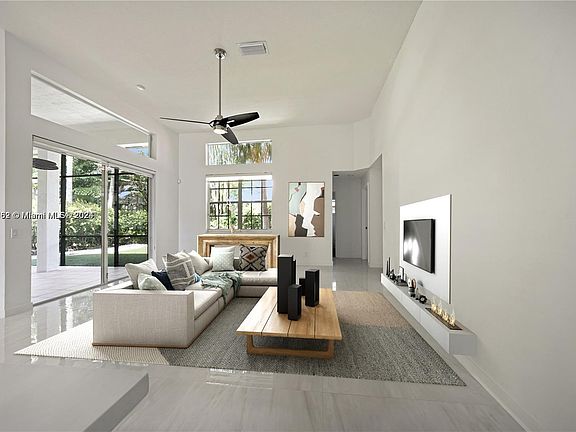4th image of 2527 Jardin Dr