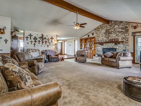 5th image of 315 LOMA VISTA DR