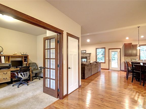 3rd image of 18530 25th Ave NE
