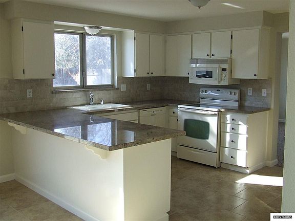 4th image of 3063 Meadowlands Dr