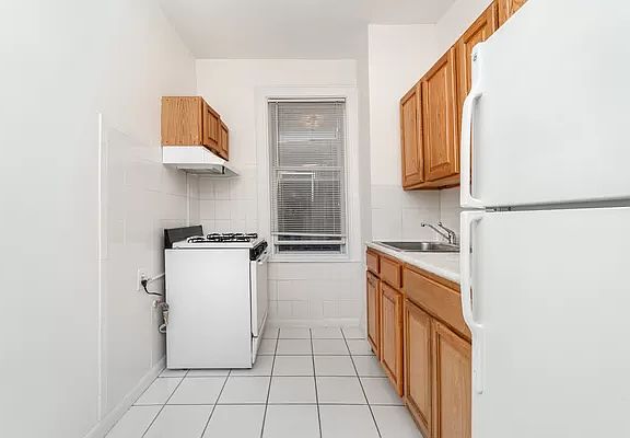 2nd image of 43-07 Ditmars Blvd #2RR