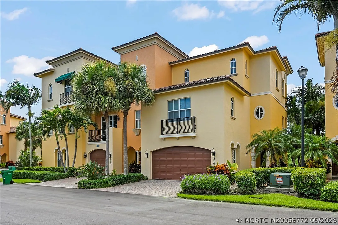 3 bed, 3.0 bath, 2292 sqft, $4,000 — Photo 2