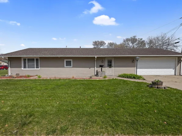 2404 River Dr, Highland, IN 46322