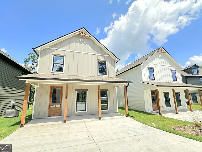 99 Carroll Cir — Photo 2