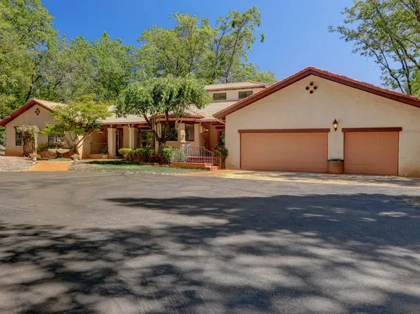 14041 Loma Rica Dr, Grass Valley, CA 95945