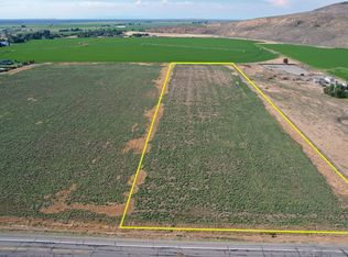 19561 Queens Crown Rd, Carey, ID 83320