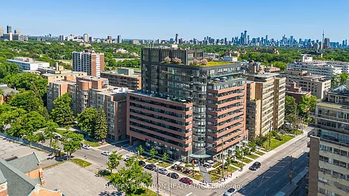 2525 Bathurst St Photo 1